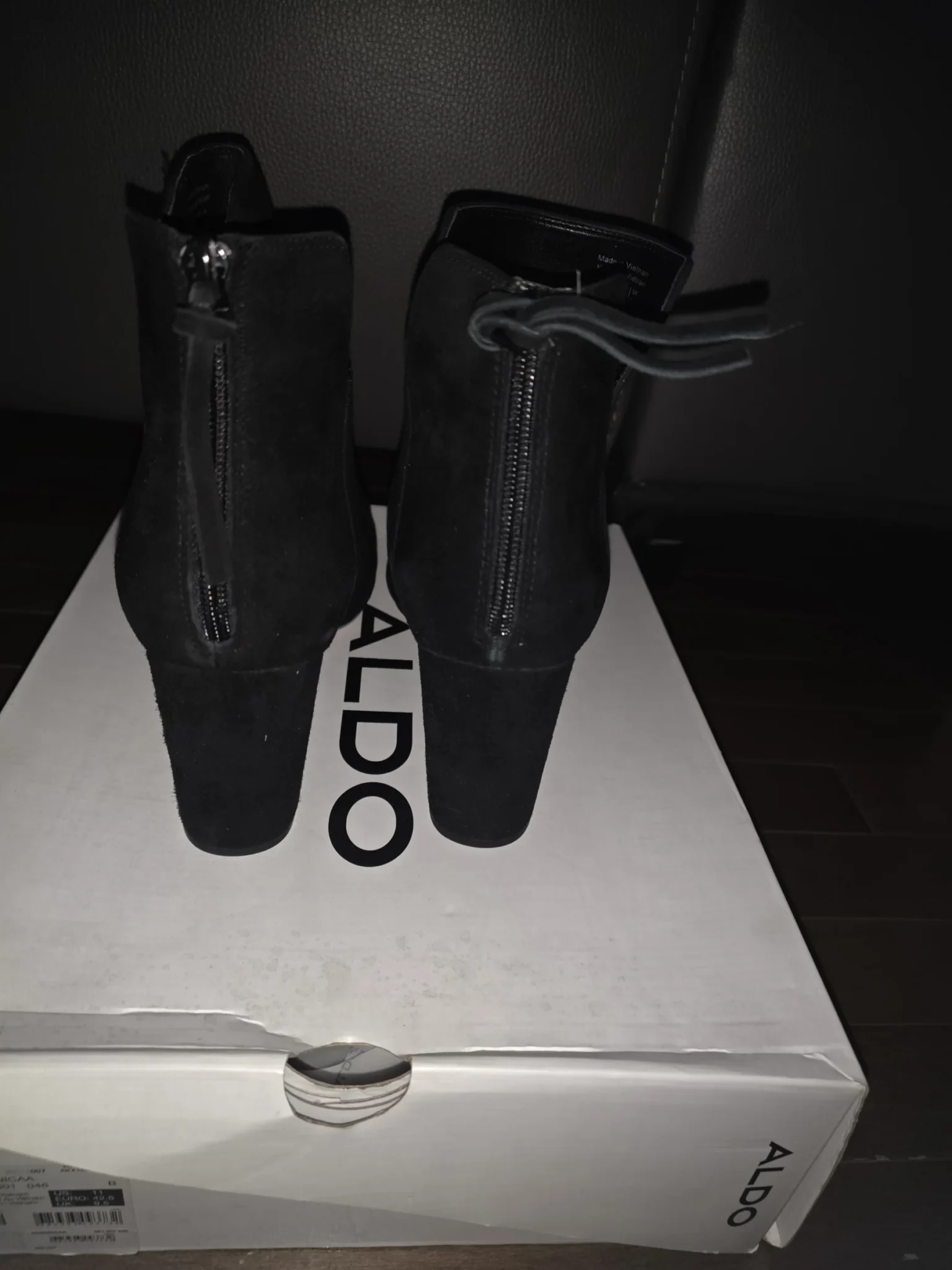 Image for Bottines en daim