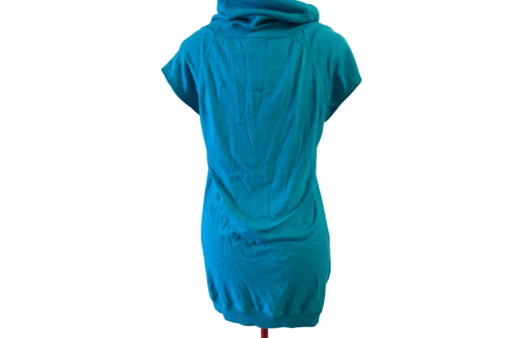 Image for TWIK – Tunique turquoise en coton – Style sport-chic, col bénitier, coupe longue, poches latérales – Médium