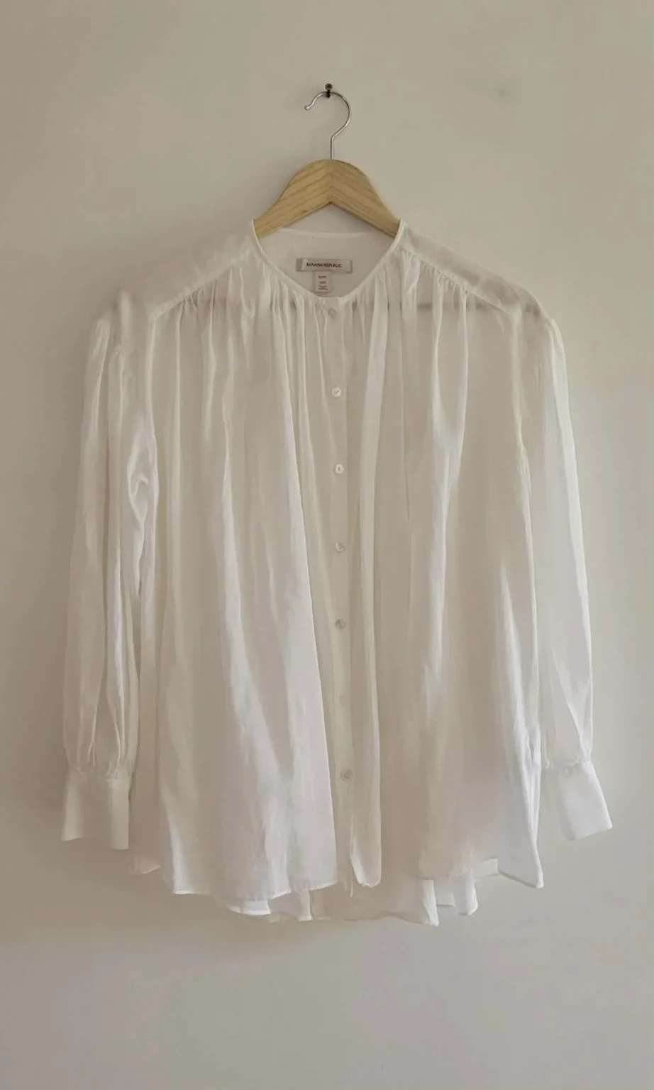 Featured image for Blouse vaporeuse Banana Republic