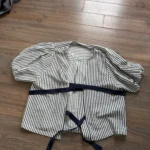 Thumbnail for Blouse à lacet