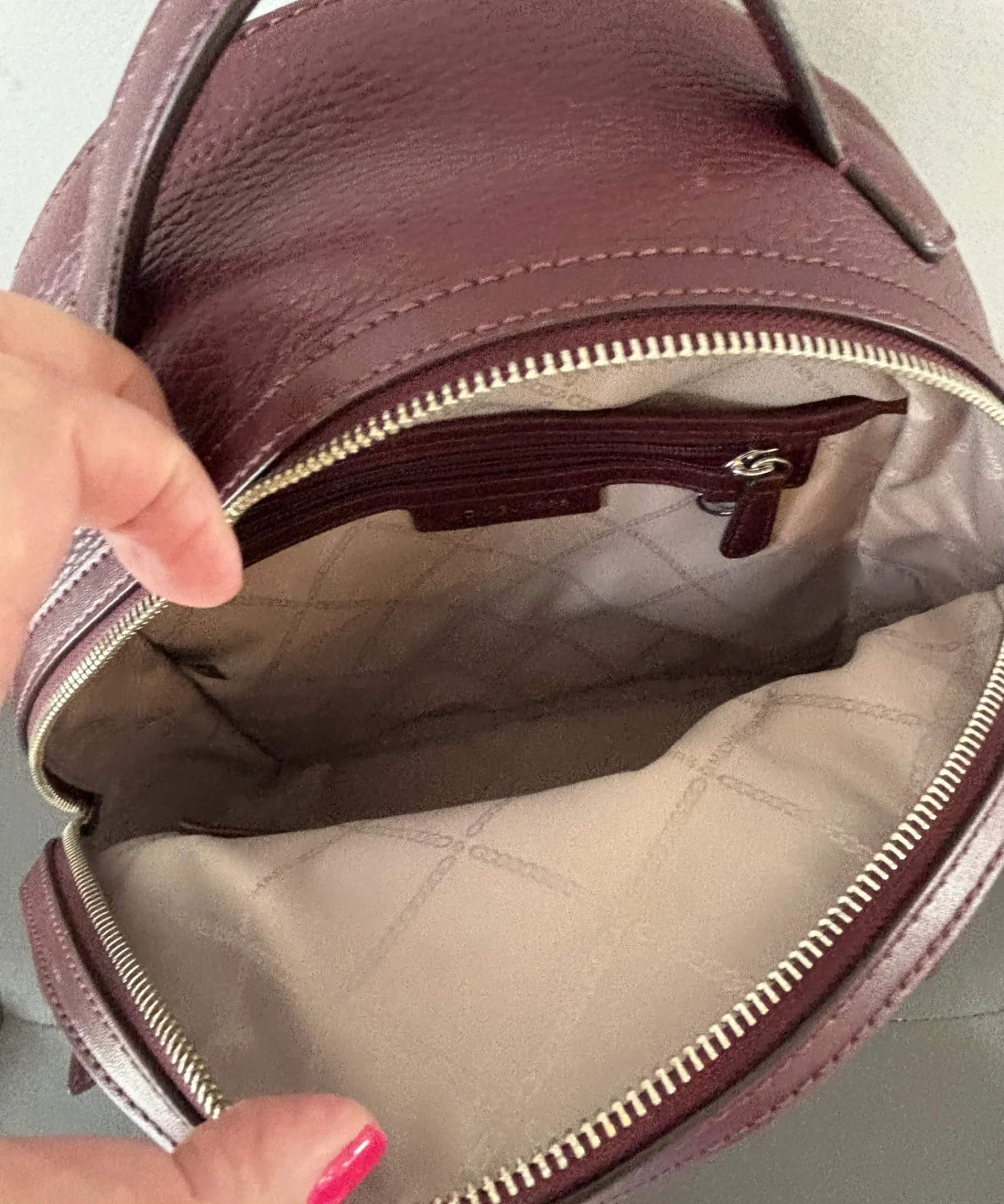 Image for Sac à dos Michael Kors AUTHENTIQUE – Modèle Valerie (Couleur Merlot)