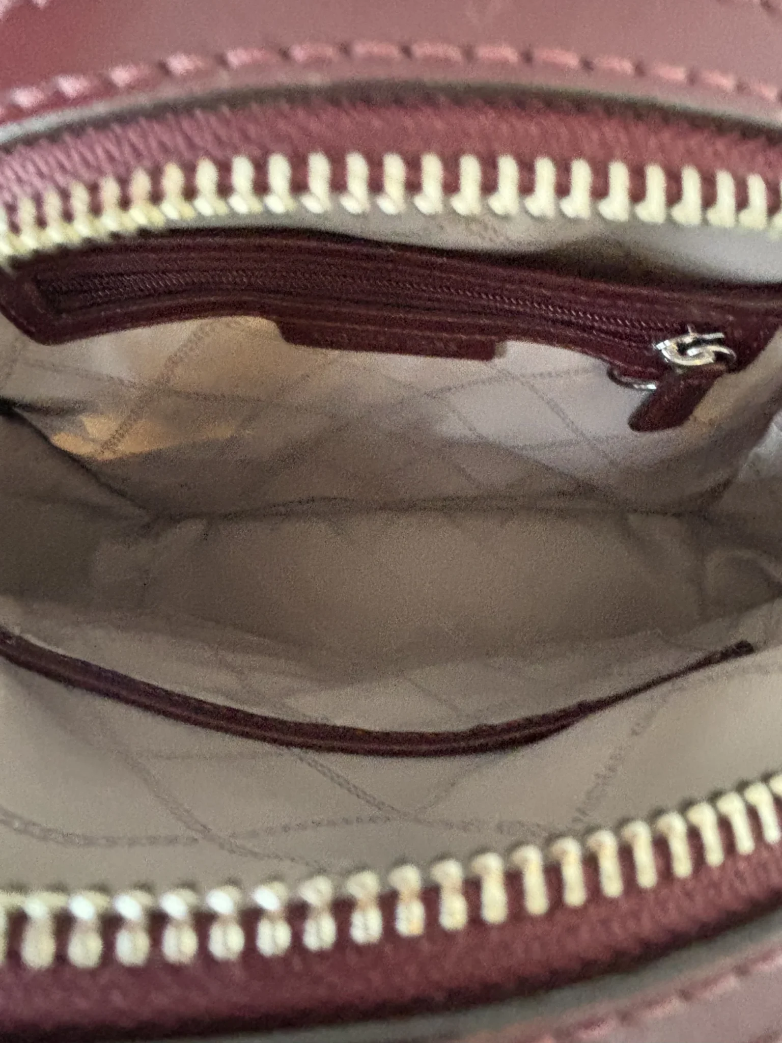 Image for Sac à dos Michael Kors AUTHENTIQUE – Modèle Valerie (Couleur Merlot)