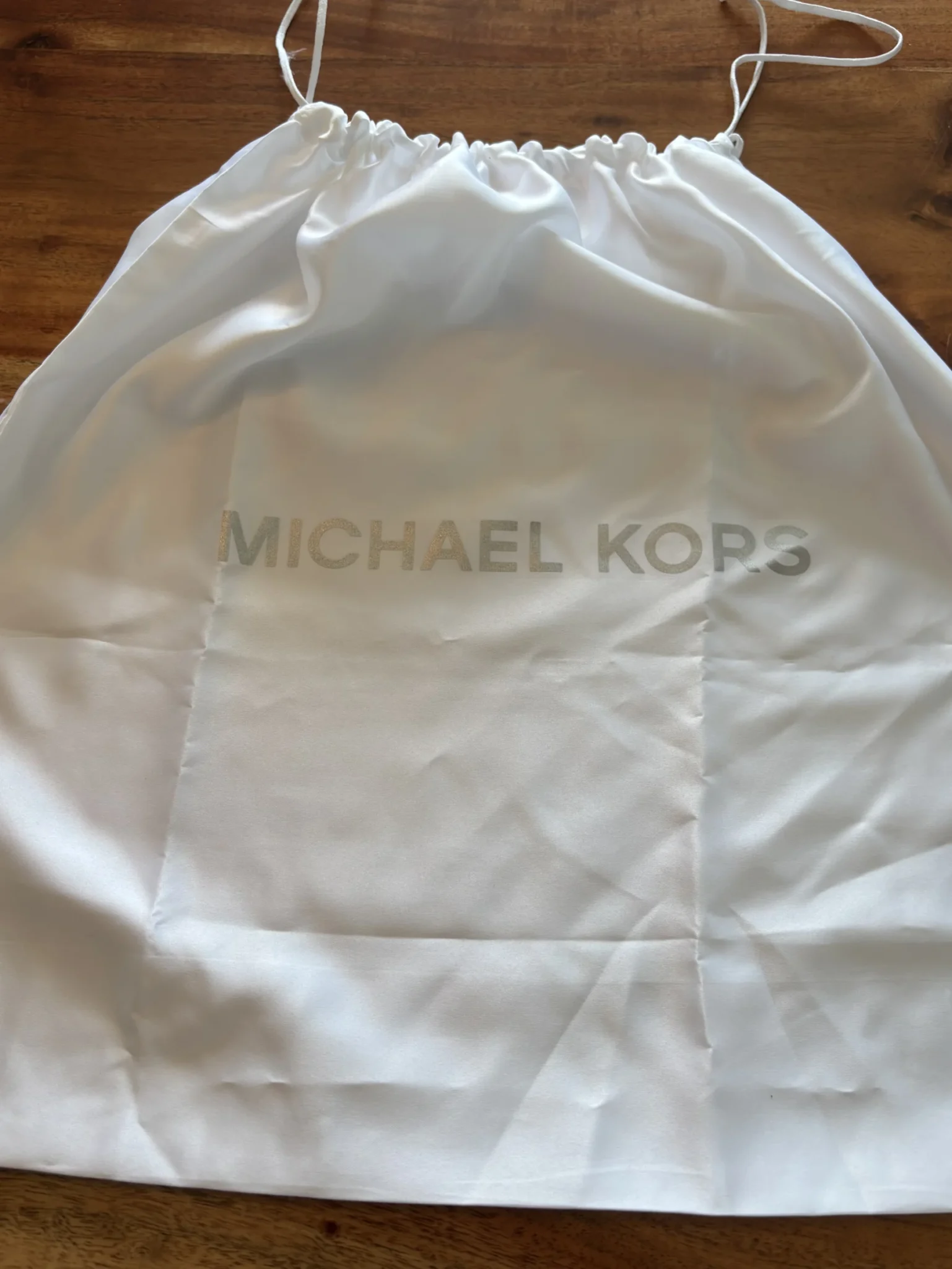 Image for Sac à dos Michael Kors AUTHENTIQUE – Modèle Valerie (Couleur Merlot)