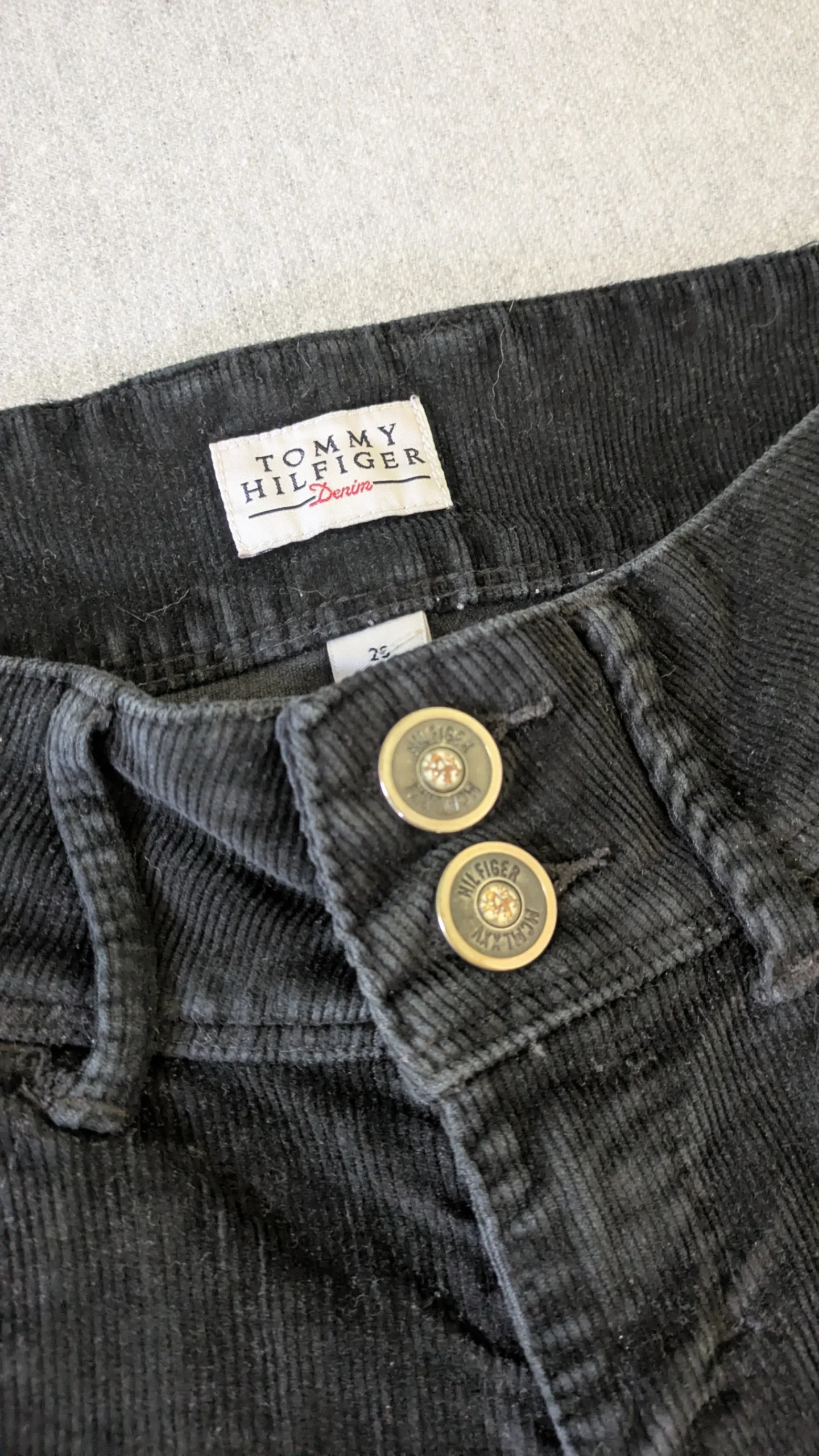 Pantalon corduroy Tommy Hilfiger Tommy Hilfiger seconde main