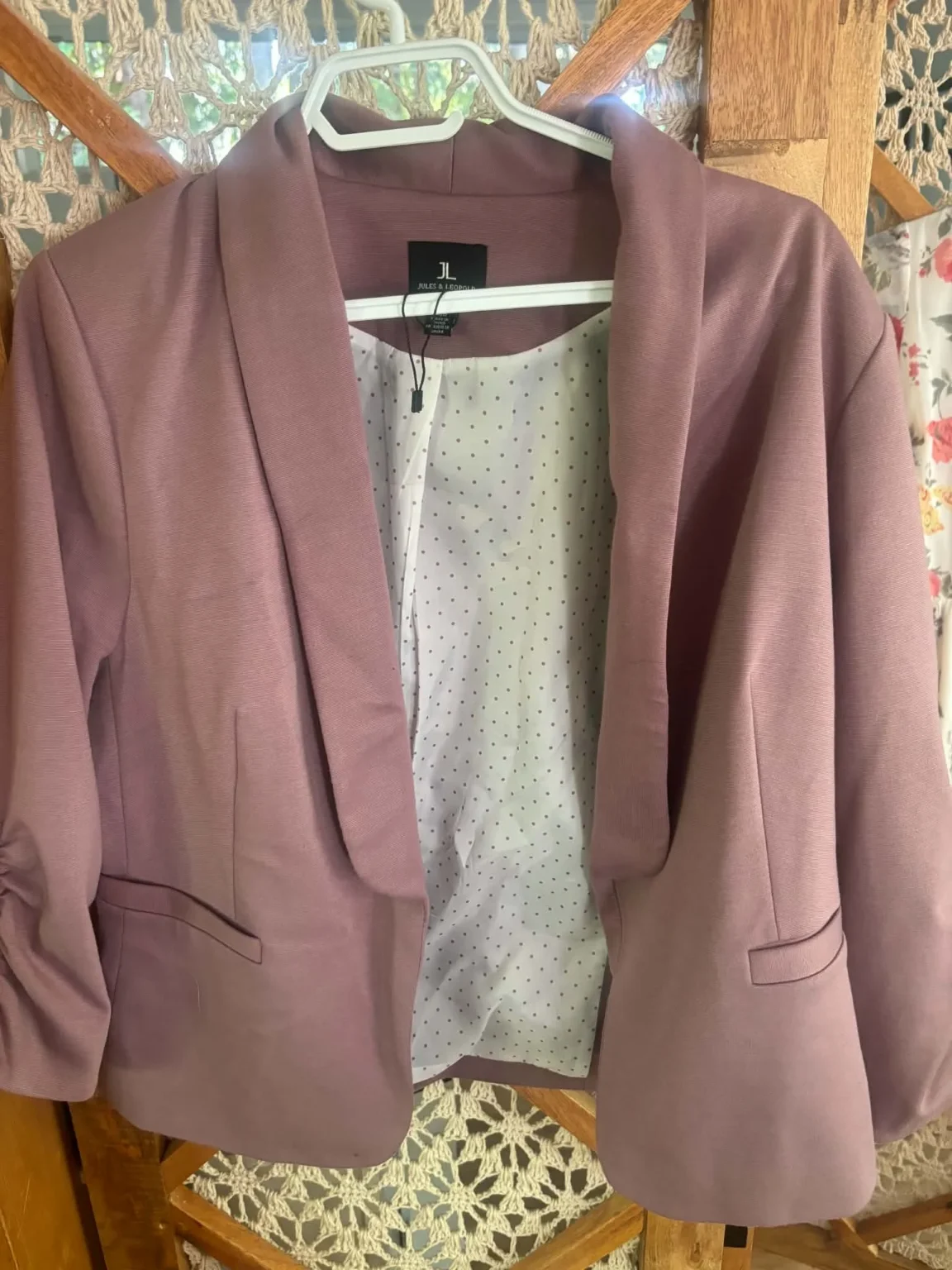 Featured image for veston mauve