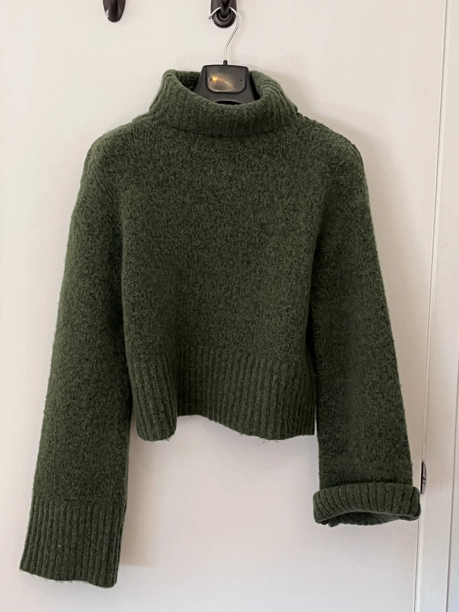 Featured image for Soft and comfortable crop top