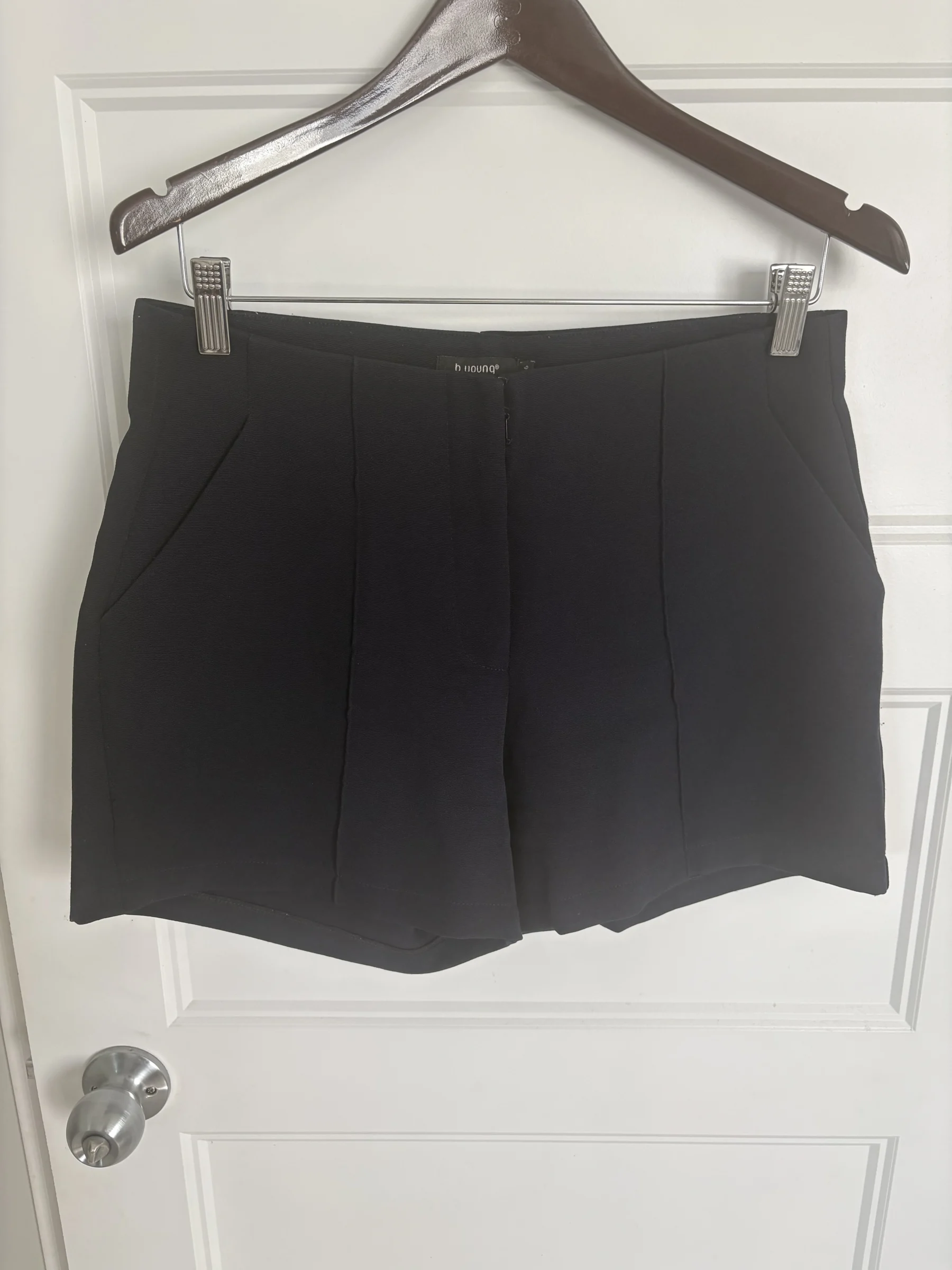 Short chic B.young seconde main