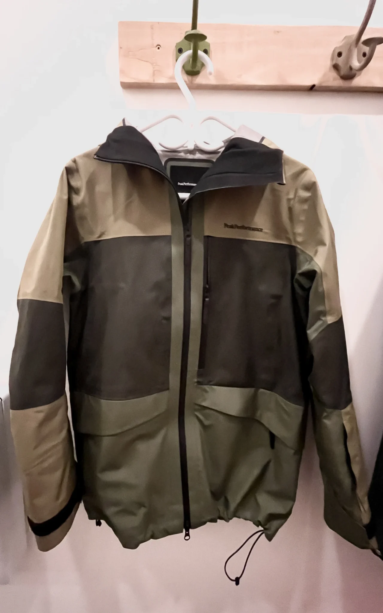 Featured image for Coquille - Peak Performance Gortex