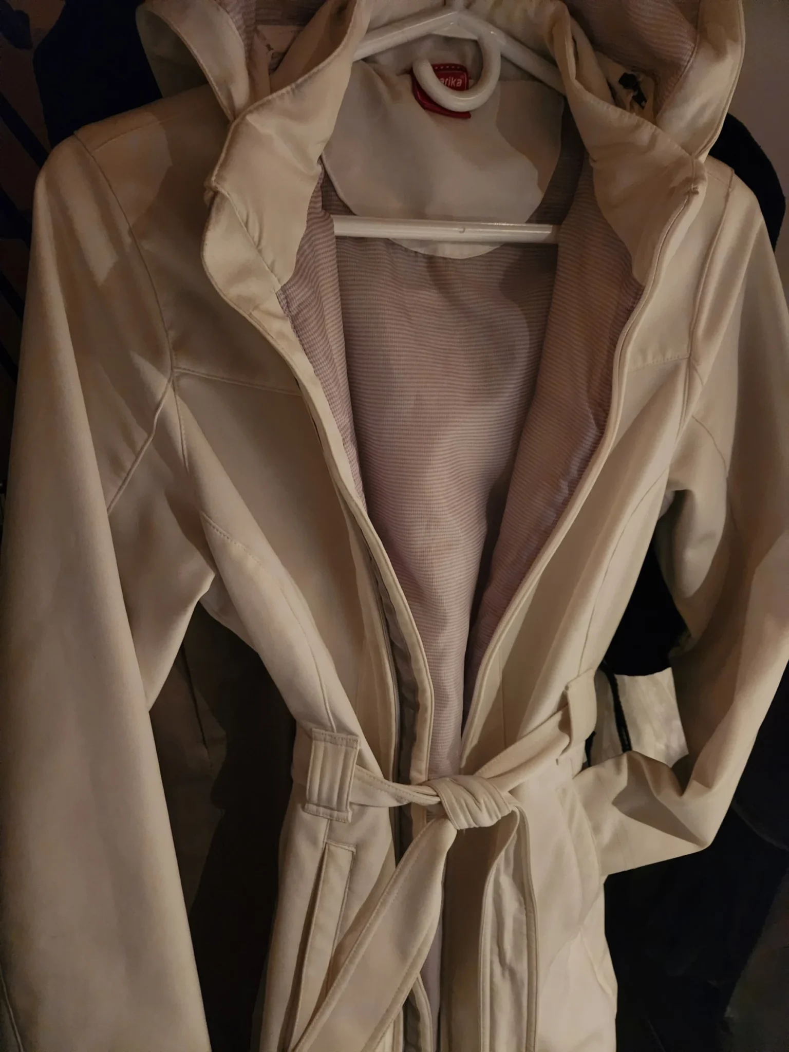Image for Cream-coloured 3/4-length coat