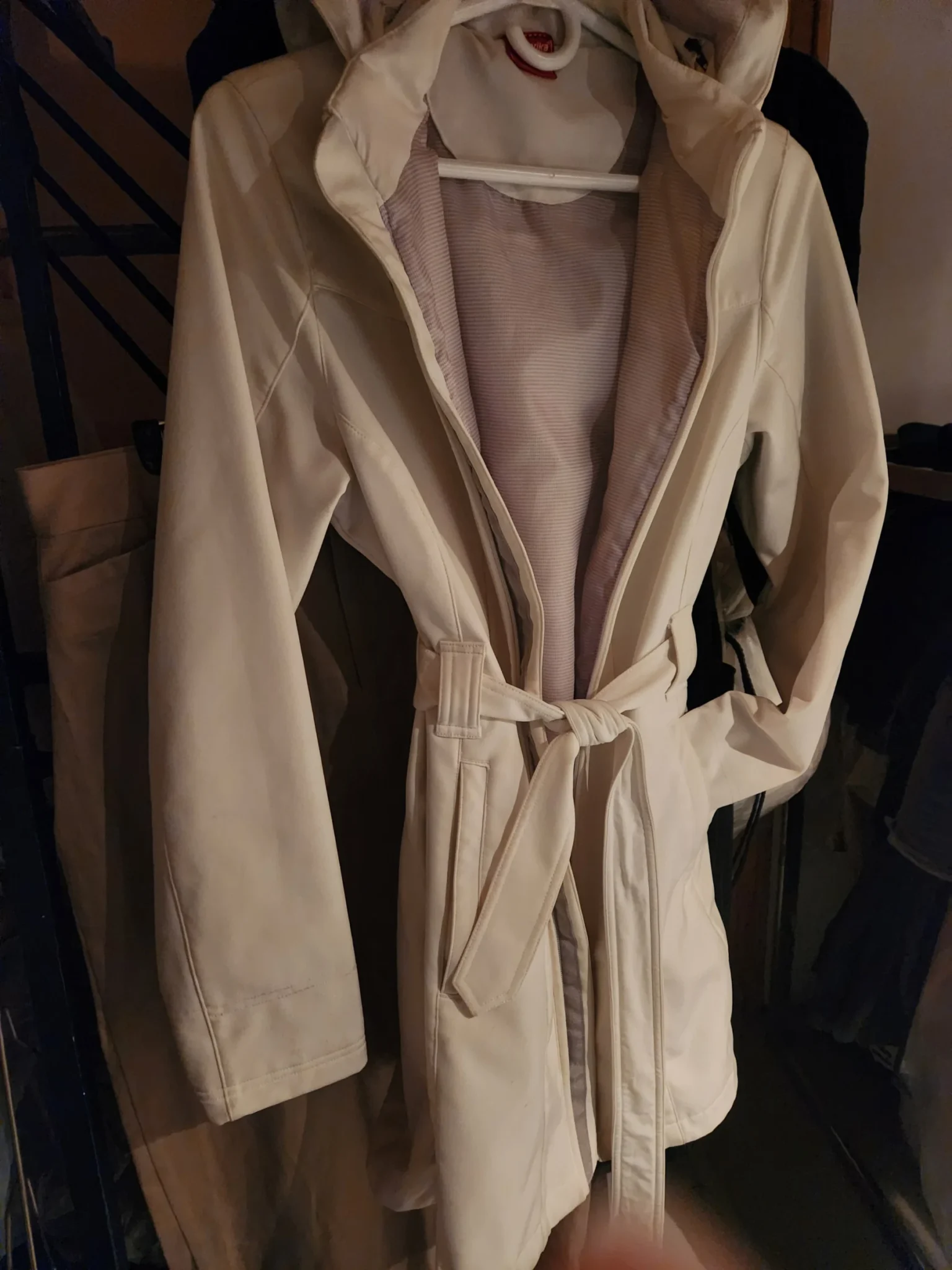 Image for Cream-coloured 3/4-length coat