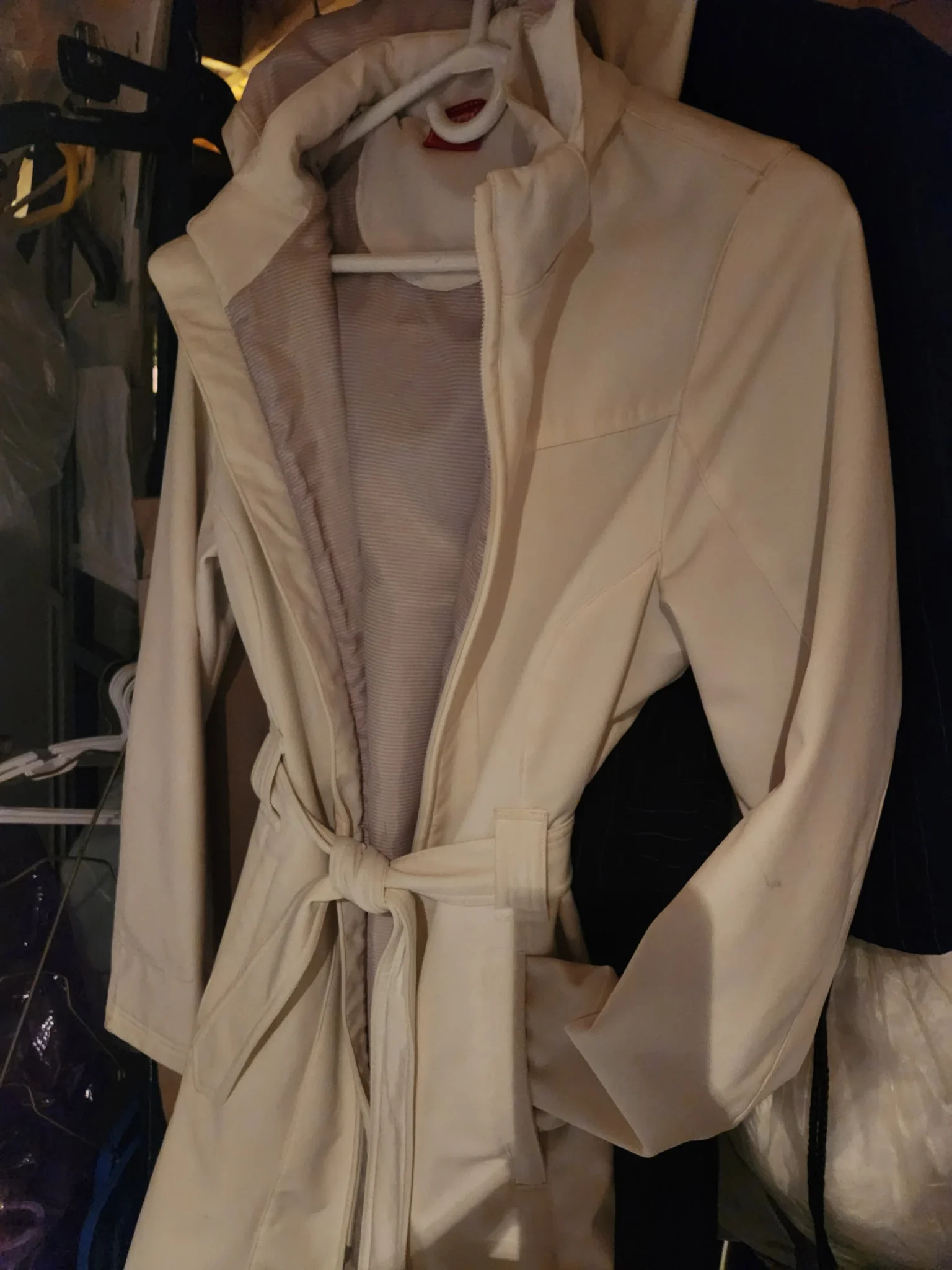 Image for Cream-coloured 3/4-length coat