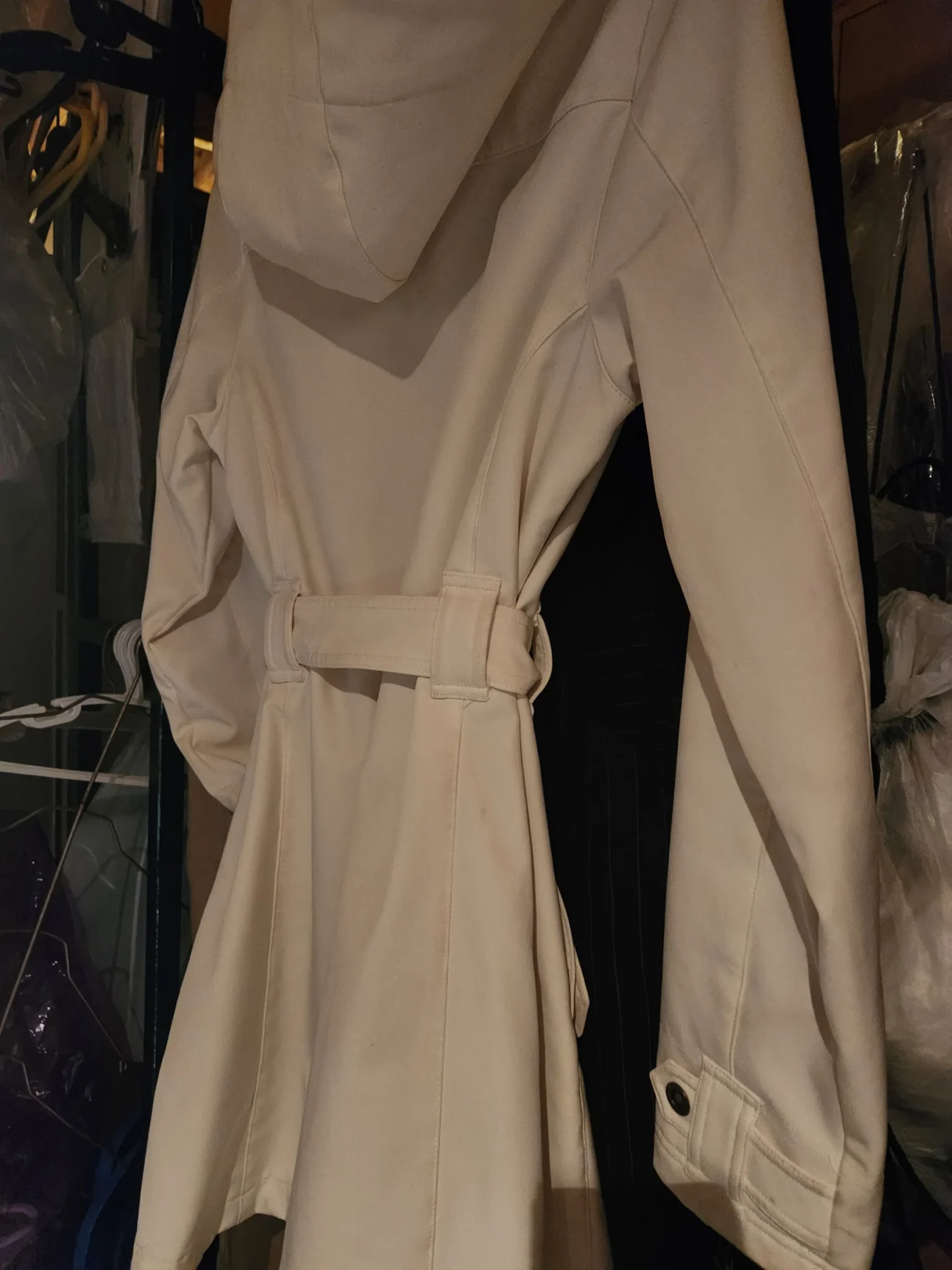 Image for Cream-coloured 3/4-length coat