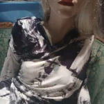 Thumbnail for Une pièce noir et blanc