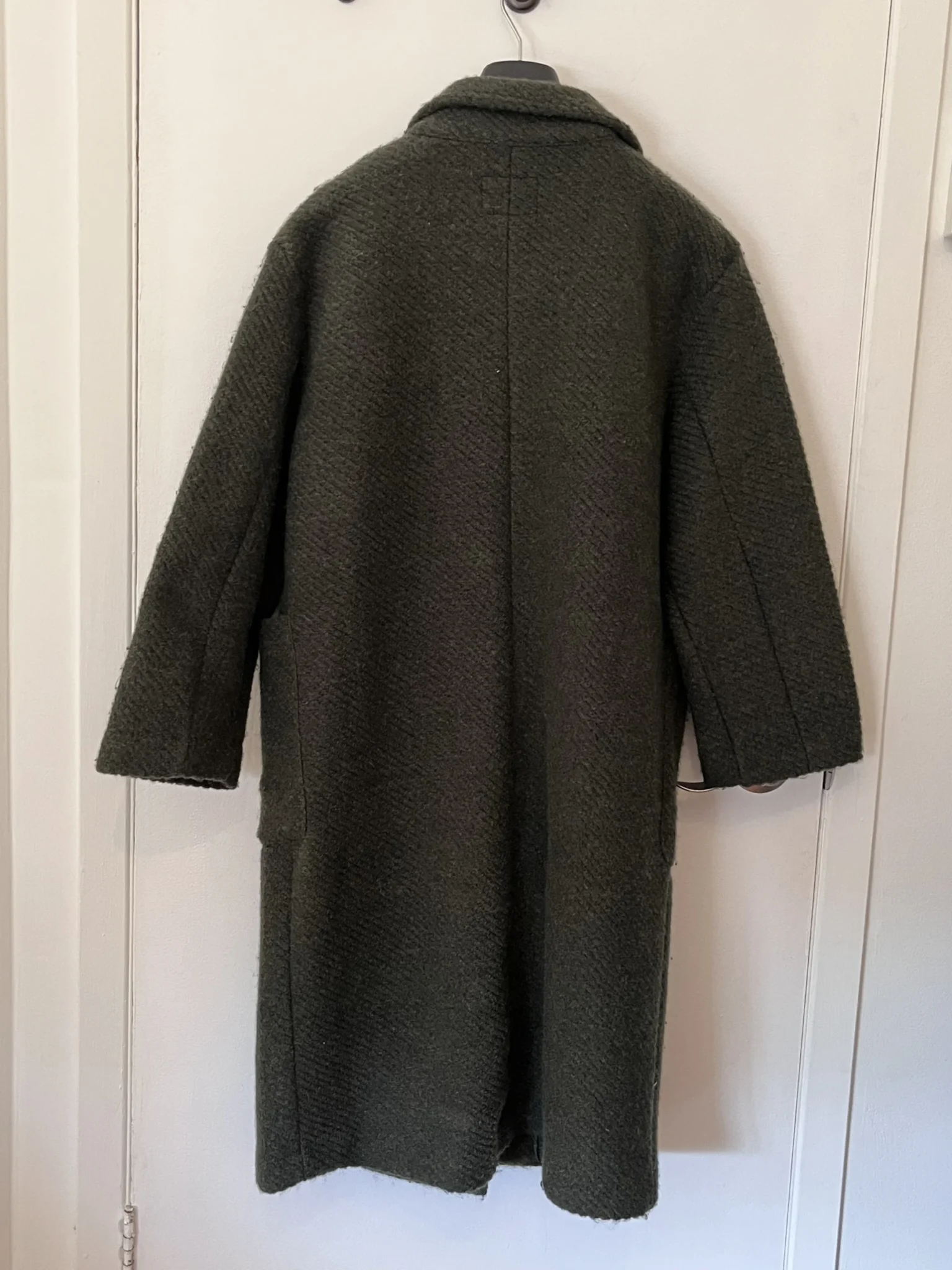 Image for Loose-fitting, lightweight army green coat