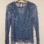 Featured thumbnail for Blouse en dentelle