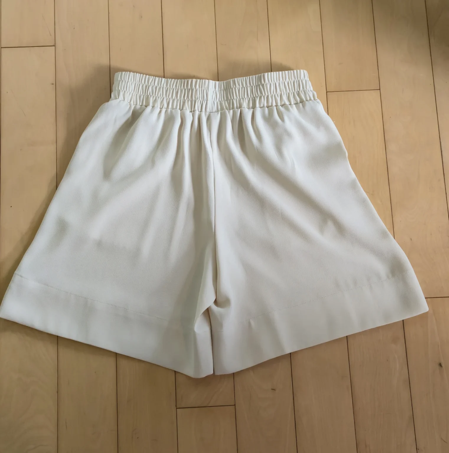 Image for Short vero de Véronique Cloutier, blanc cassé.