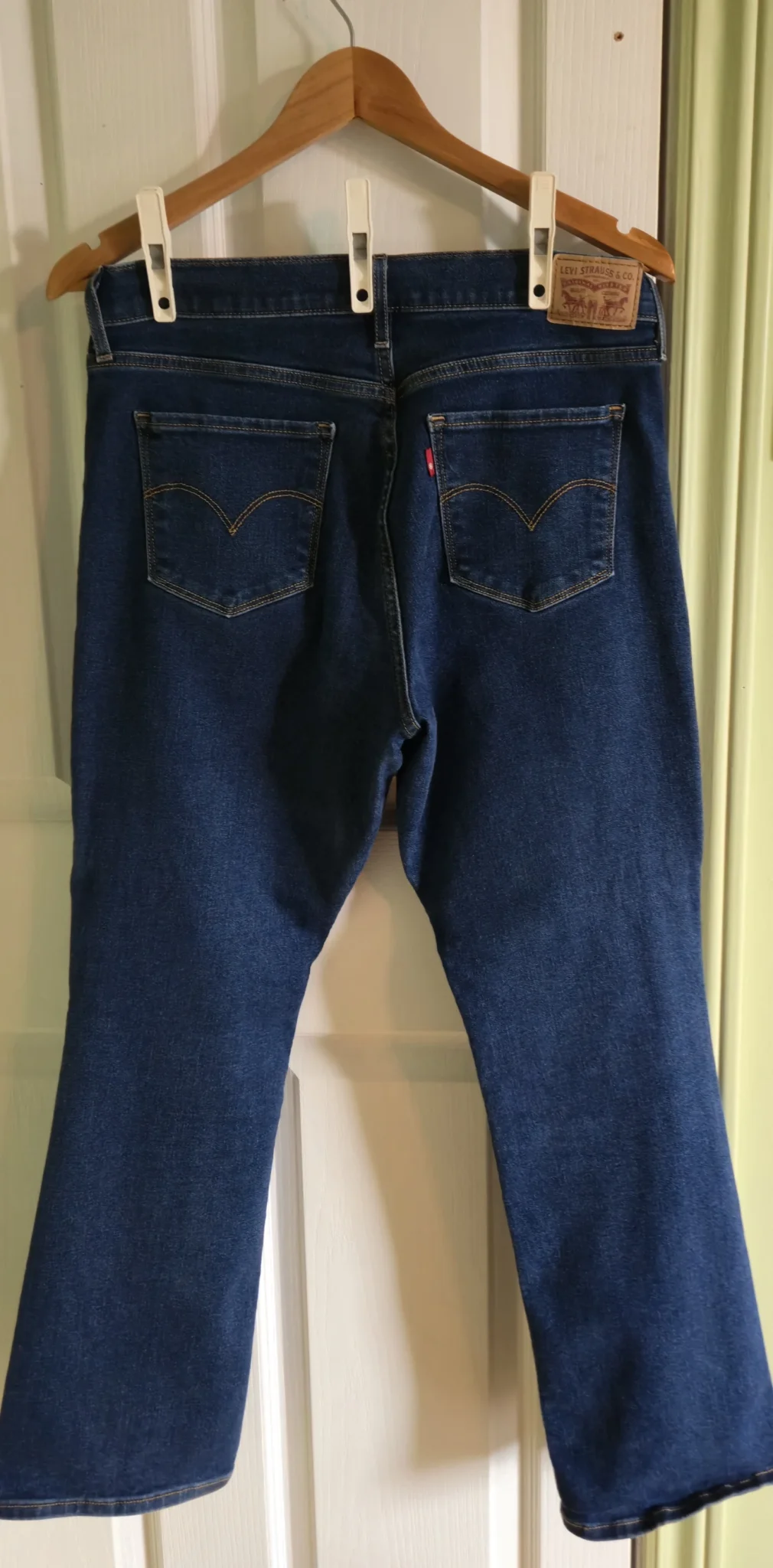 Image for Jeans Levis taille régulière, jambe droite, taille 31.