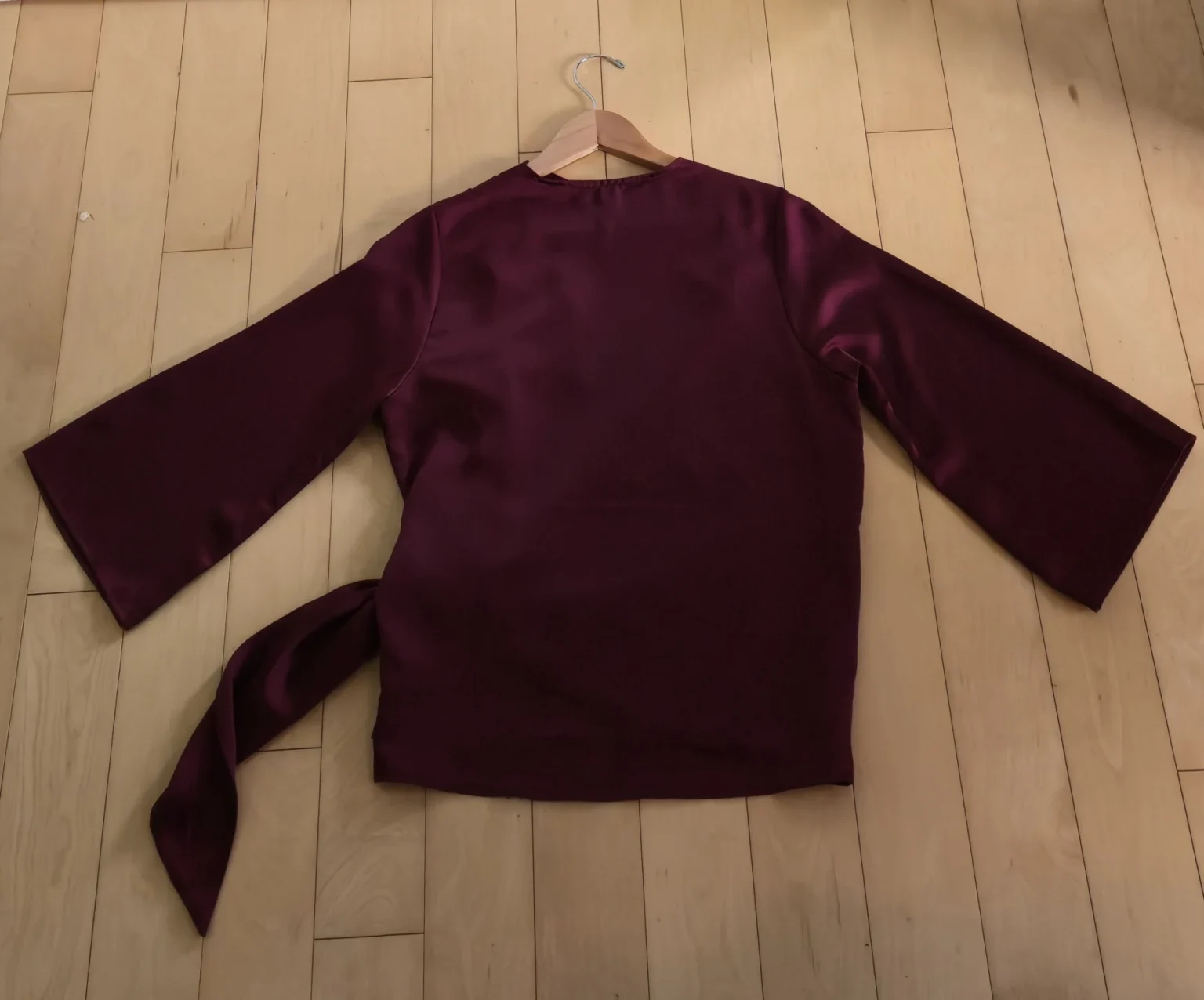 Image for Blouse rouge bordeaux avec croisé devant.