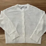 Featured thumbnail for Veste trouée crème RW&co