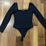 Featured thumbnail for Body noir Contour Aritizia taille M