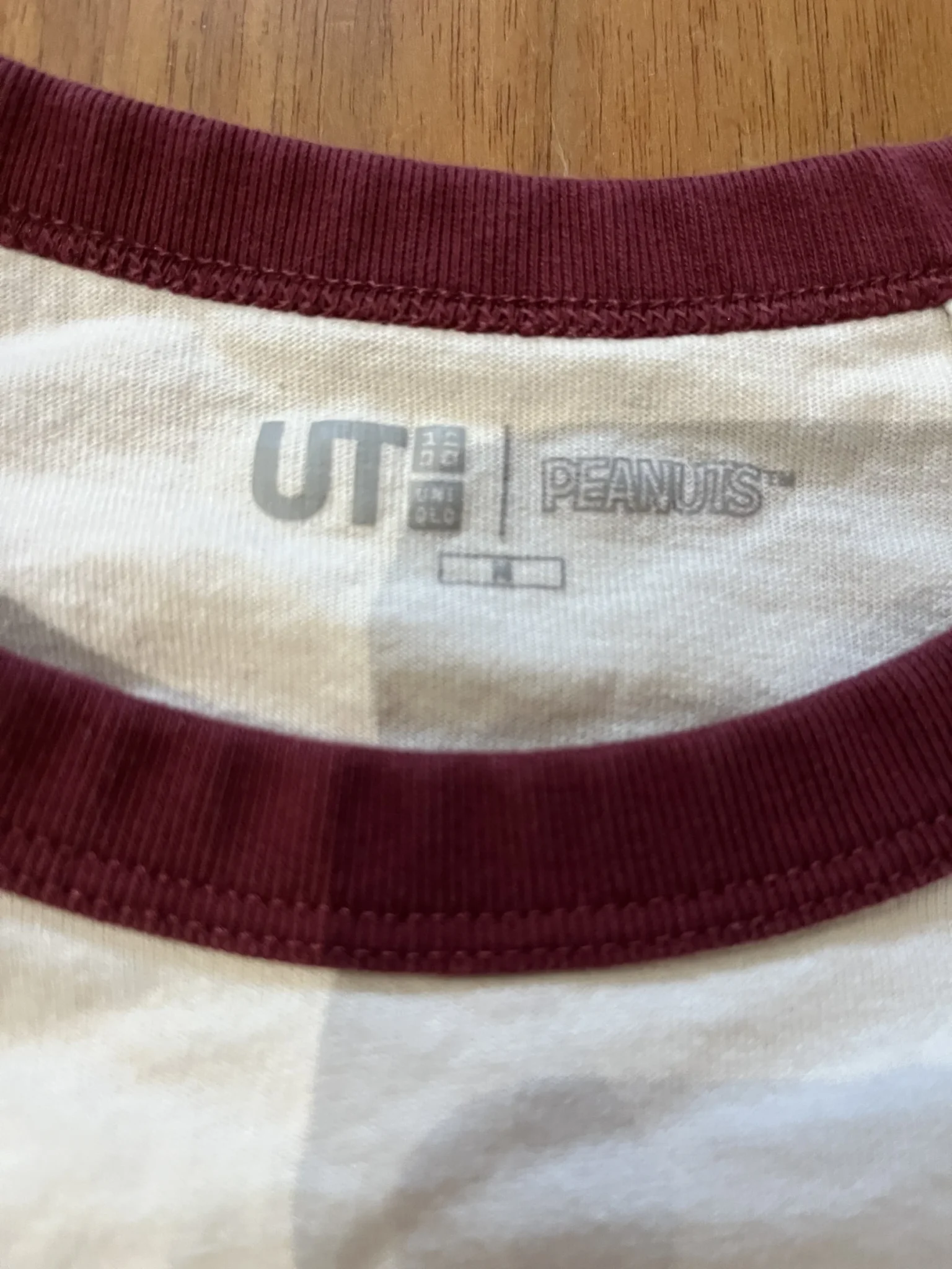 Image for Chandail Snoopy Uniqlo pour femme taille M