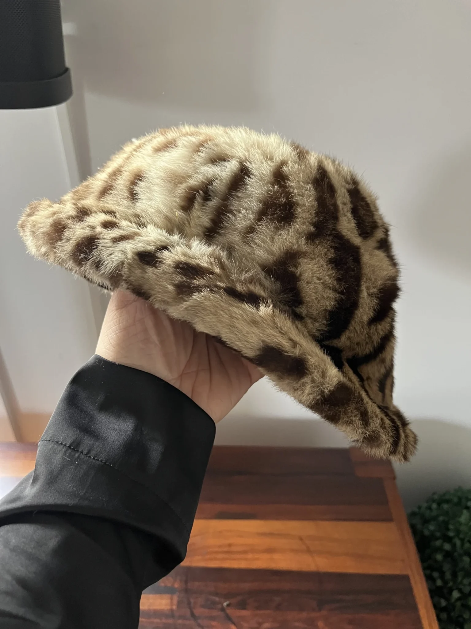 Image for Chapeau en fourrure d’ocelot taille petit