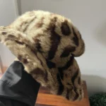 Thumbnail for Chapeau en fourrure d’ocelot taille petit