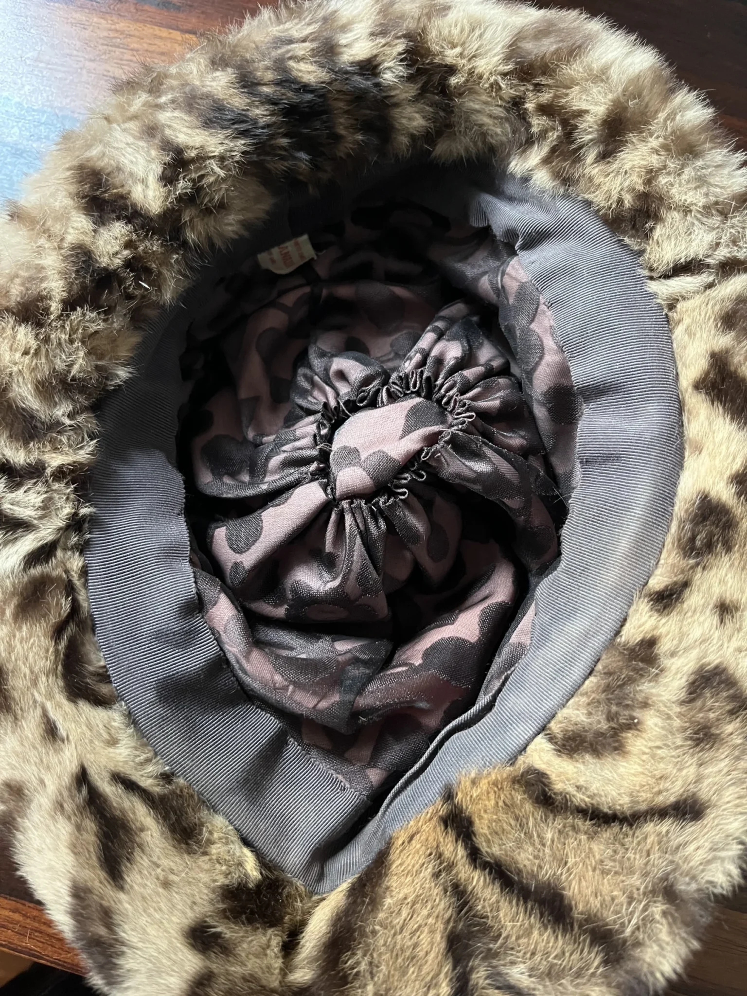 Image for Chapeau en fourrure d’ocelot taille petit