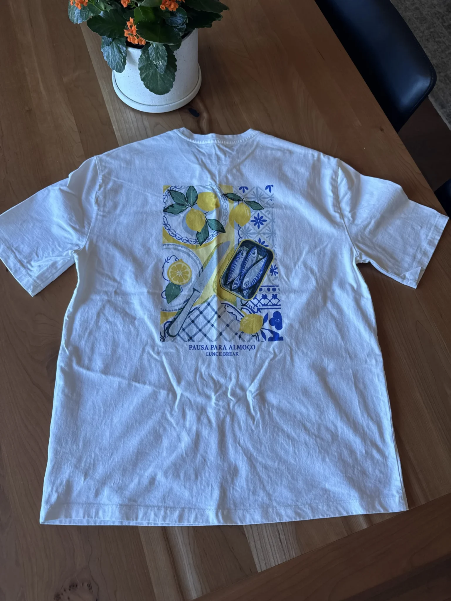 Image for White T-shirt with lemons