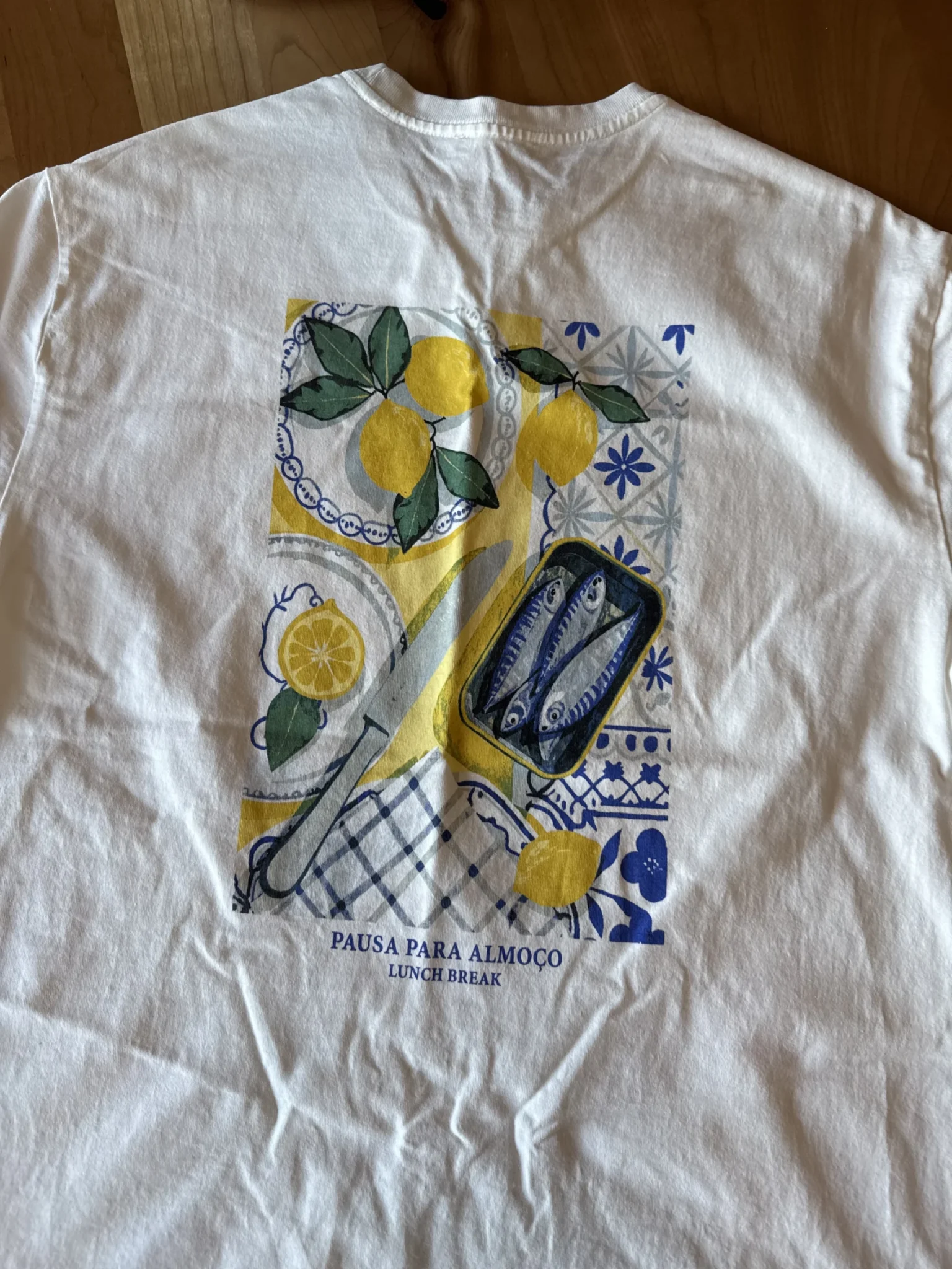 Image for White T-shirt with lemons
