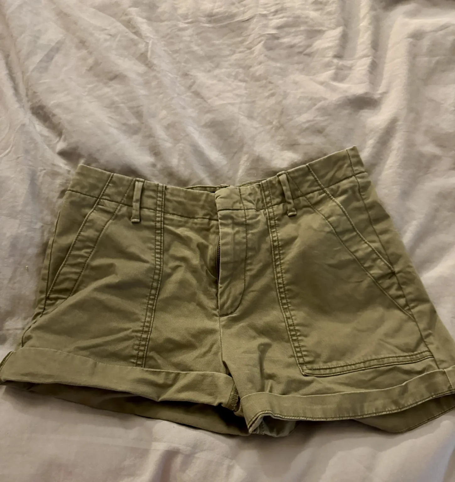 Featured image for Short Banana Republic