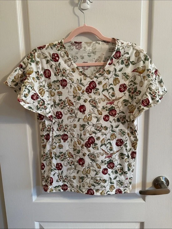 Featured image for T-Shirt Uniqlo x Studio Sanderson à motif fleuri