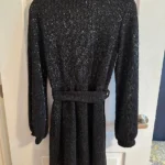 Thumbnail for Robe noire courte à paillettes à manches longues Dynamite