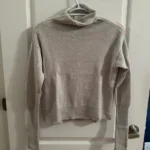 Featured thumbnail for Chandail col roulé 100% laine mérino Wilfred Aritzia