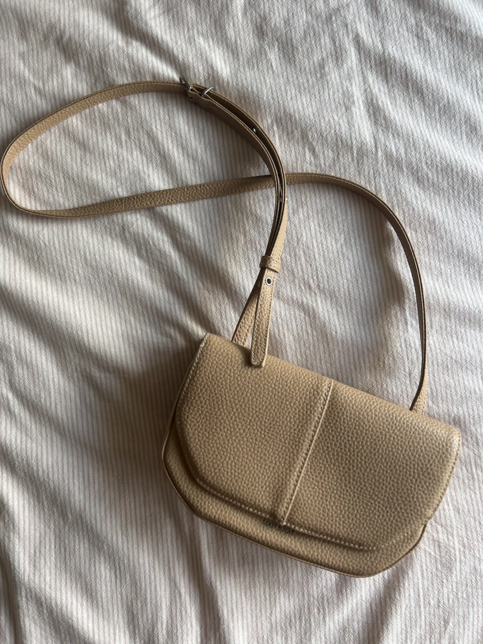 Image for Sac à main Matt and Nat - BUDA Vegan Crossbody Bag Modèle : Purity – SCONE