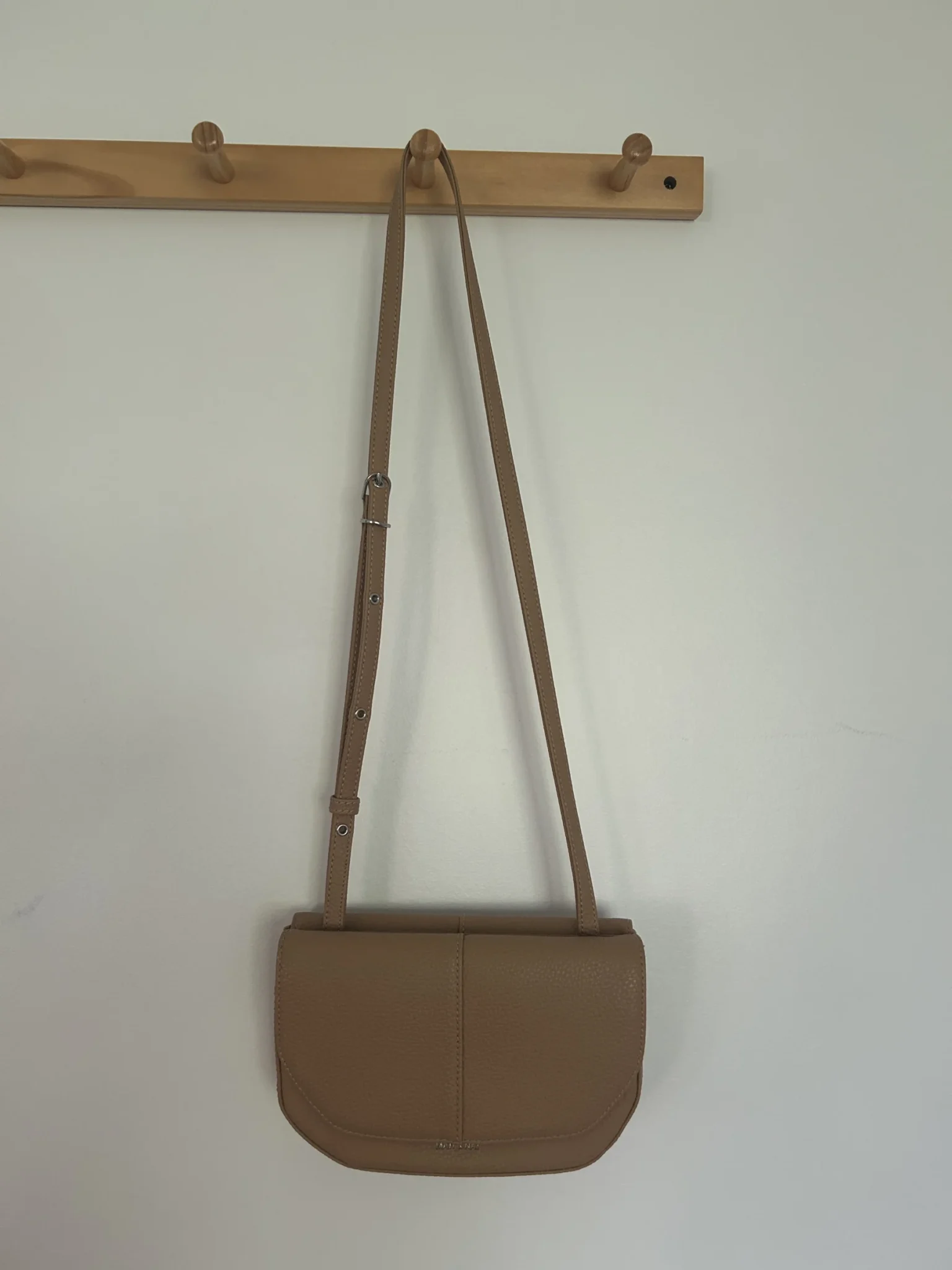 Image for Sac à main Matt and Nat - BUDA Vegan Crossbody Bag Modèle : Purity – SCONE