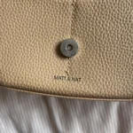 Thumbnail for Sac à main Matt and Nat - BUDA Vegan Crossbody Bag Modèle : Purity – SCONE