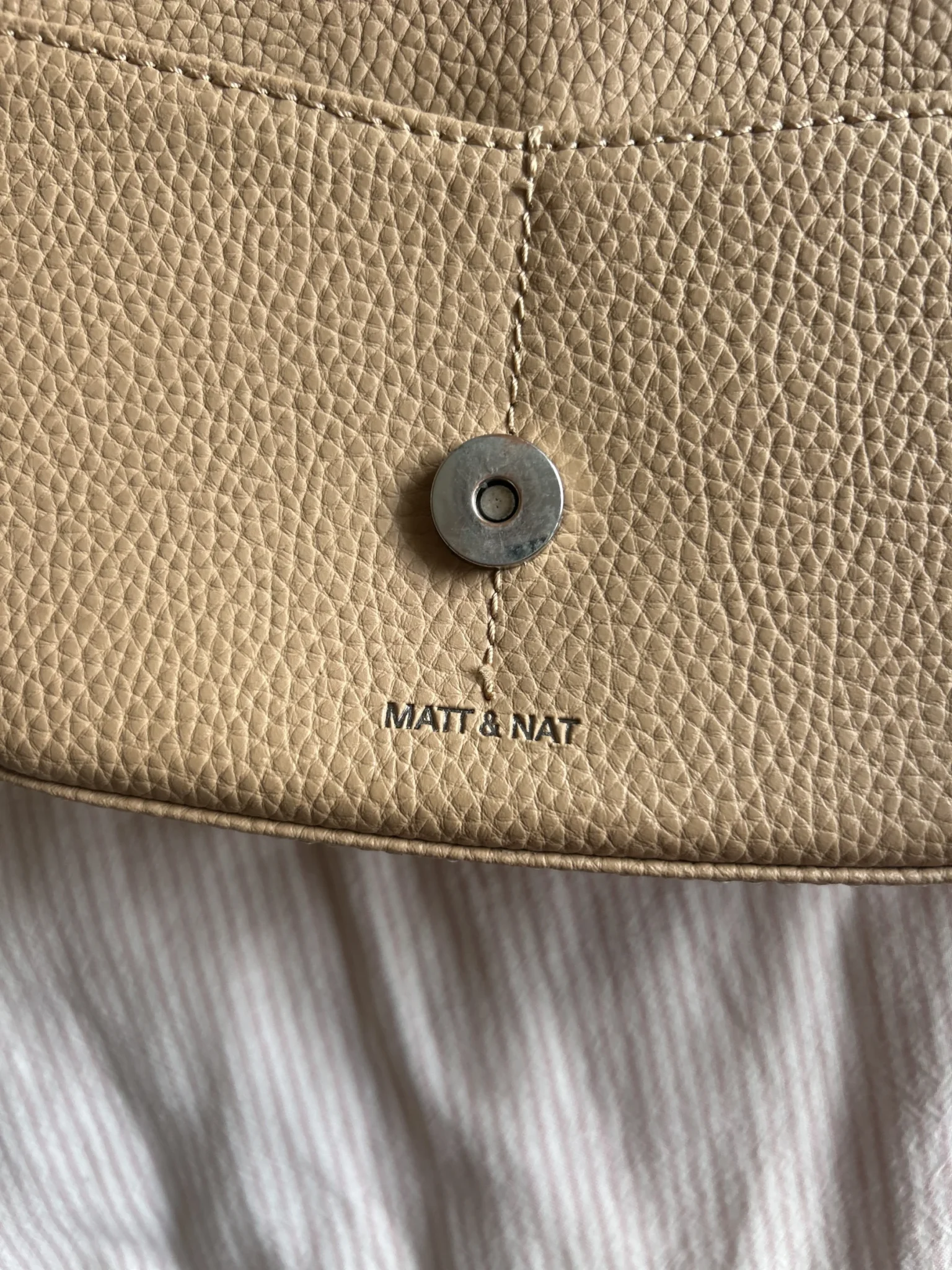 Image for Sac à main Matt and Nat - BUDA Vegan Crossbody Bag Modèle : Purity – SCONE