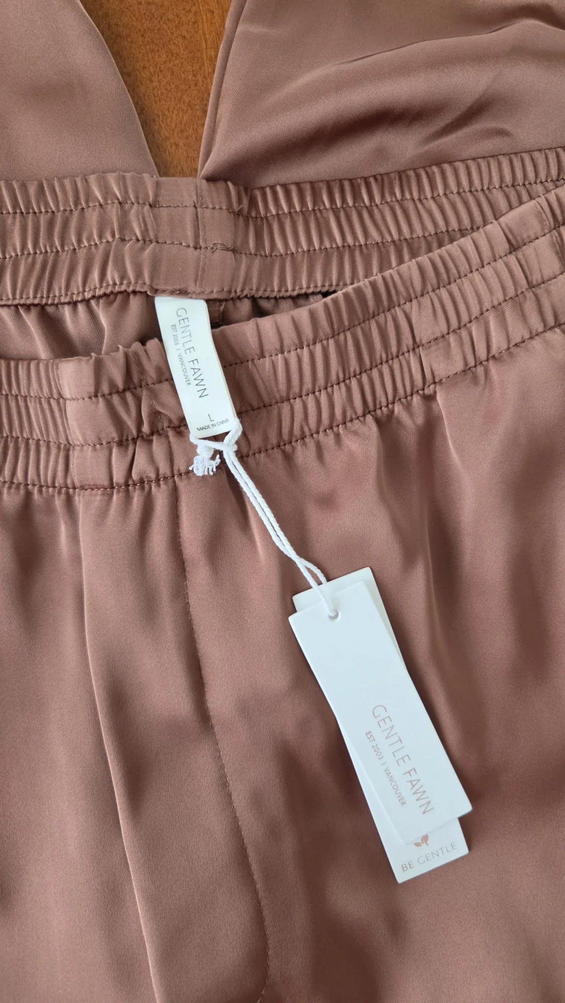 Image for Pantalon cargo chic en satin Gentle Fawn