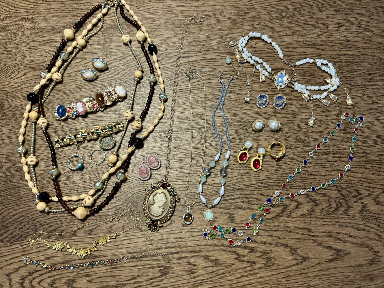 Image for A selection of antique and more recent jewellery :)