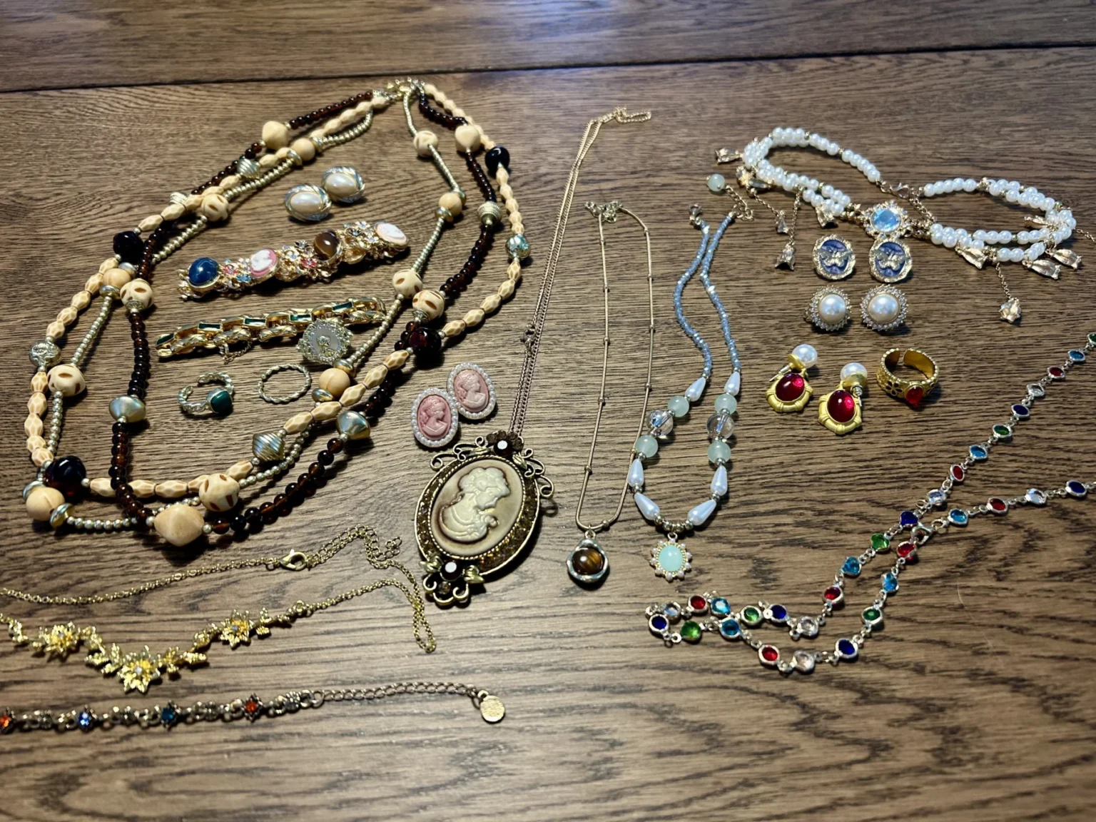 Image for A selection of antique and more recent jewellery :)