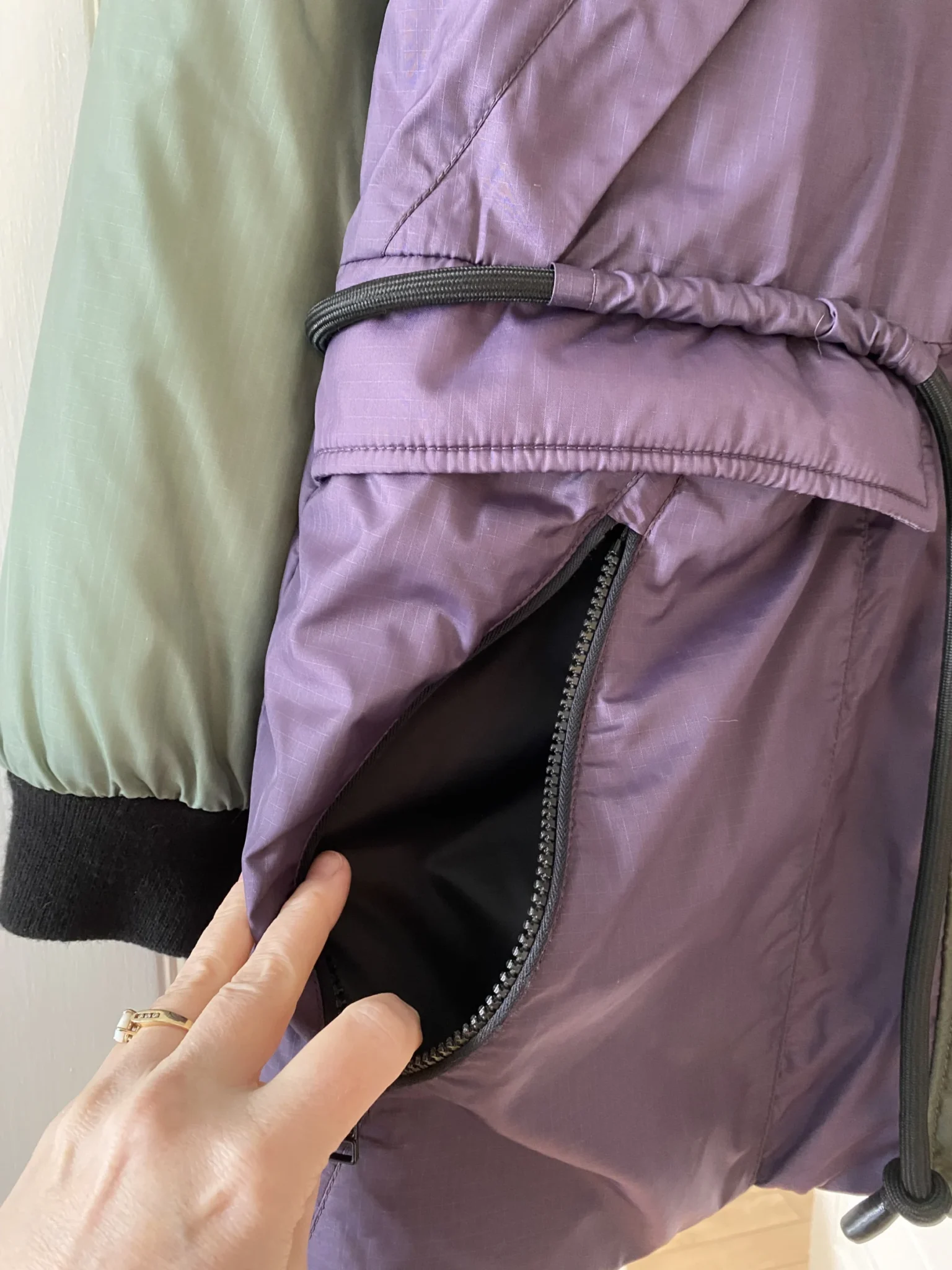 Image for Kanuk Typha – Green and Mauve XL