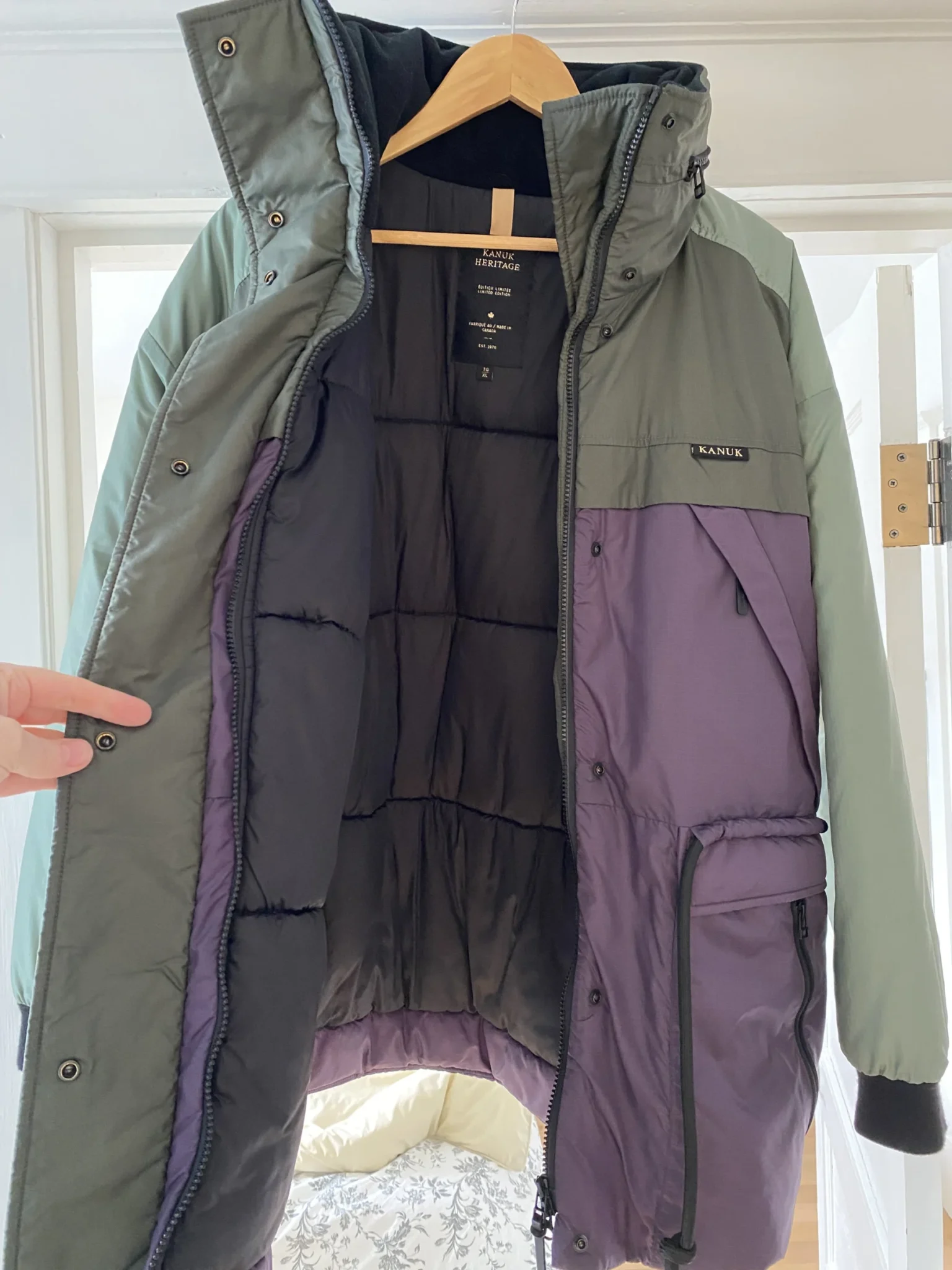 Image for Kanuk Typha – Green and Mauve XL