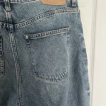Thumbnail for Loose-fitting jeans