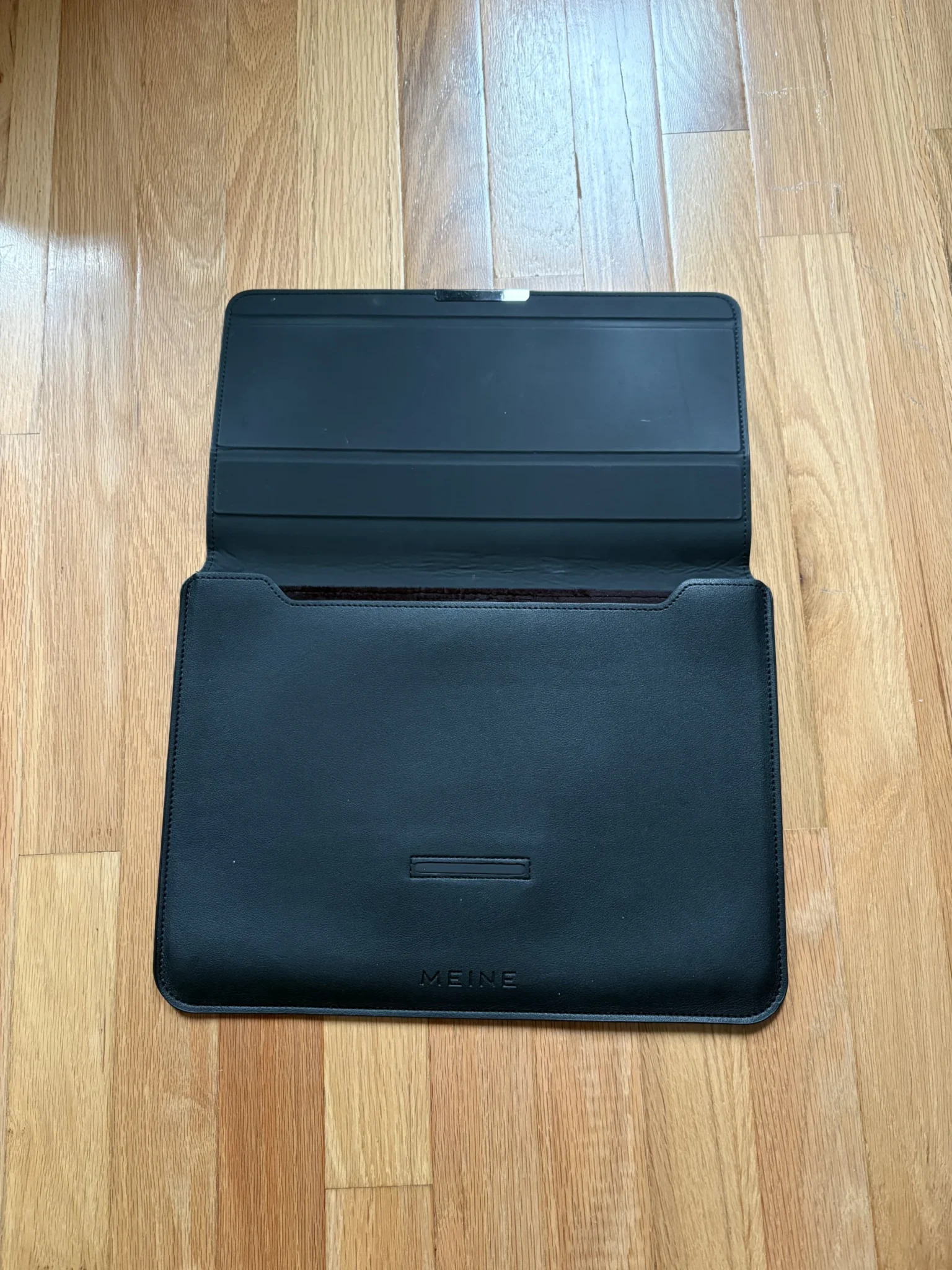 Image for Ergonomic laptop sleeve for 13–14-inch laptops