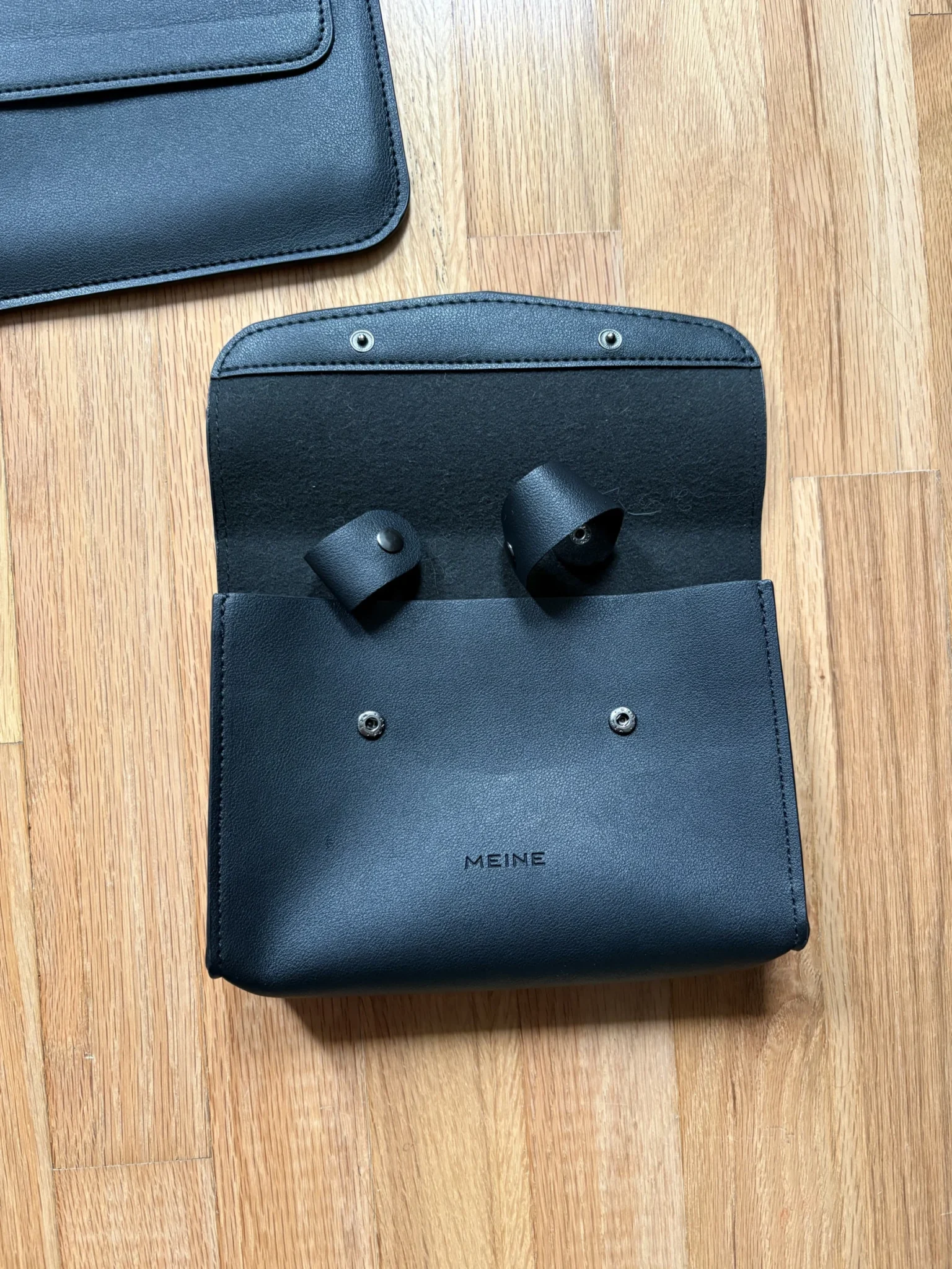 Image for Ergonomic laptop sleeve for 13–14-inch laptops