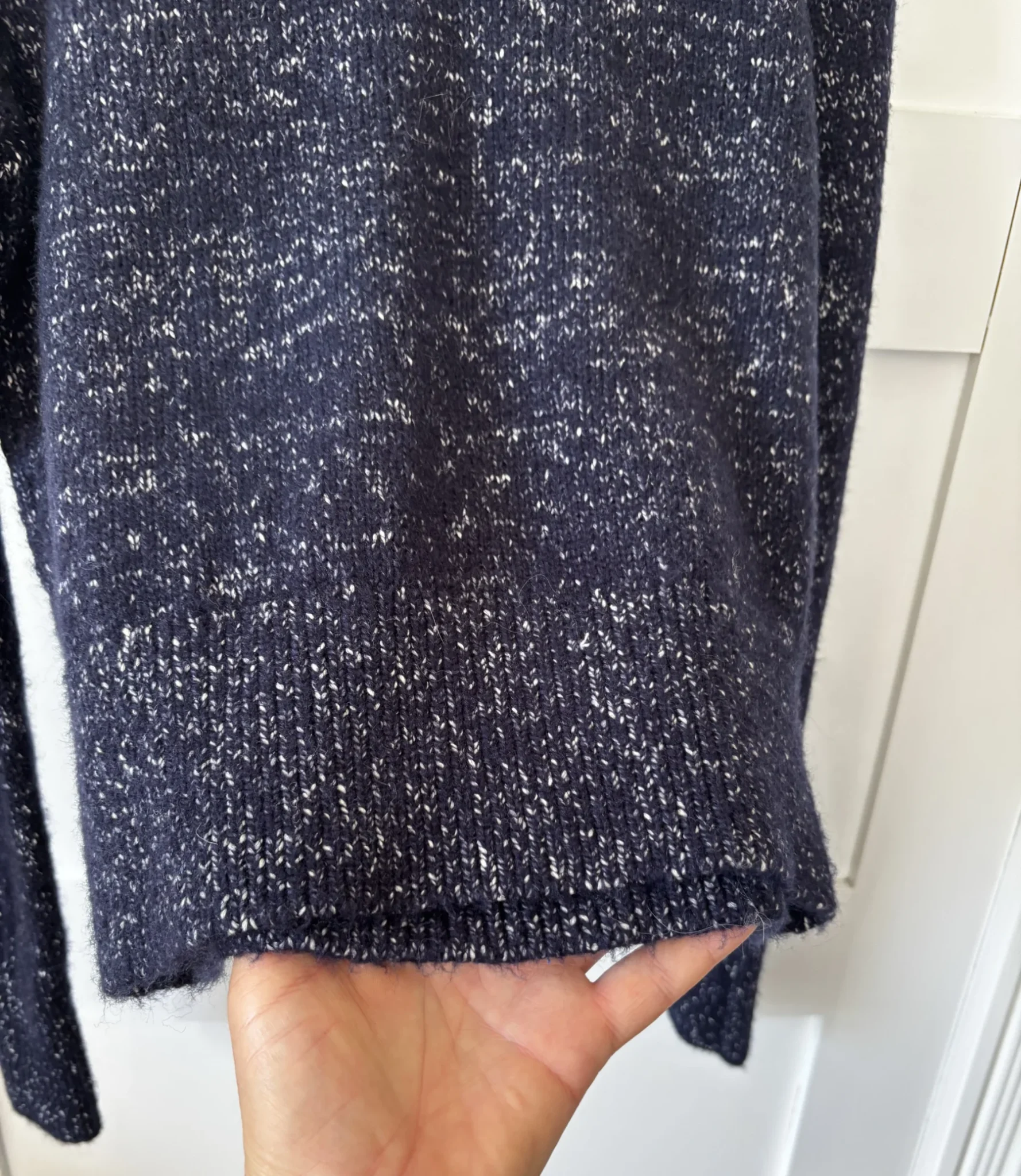 Image for ♥️Pull marine moucheté COS
