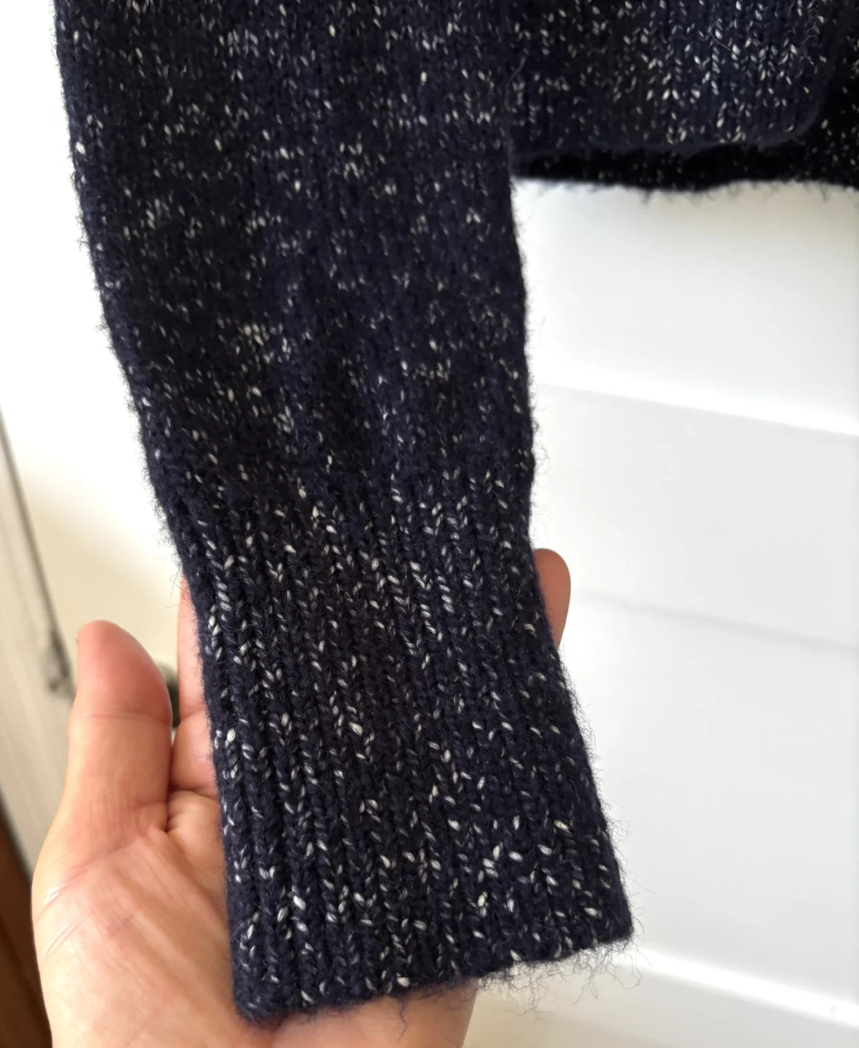 Image for ♥️Pull marine moucheté COS