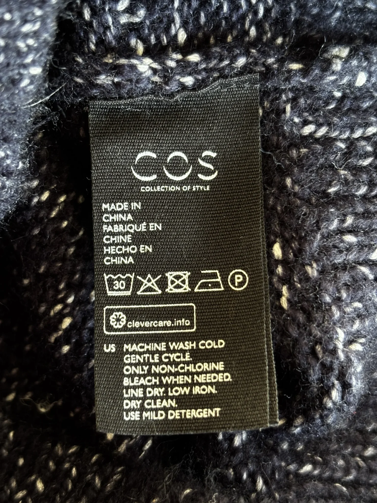 Image for ♥️Pull marine moucheté COS