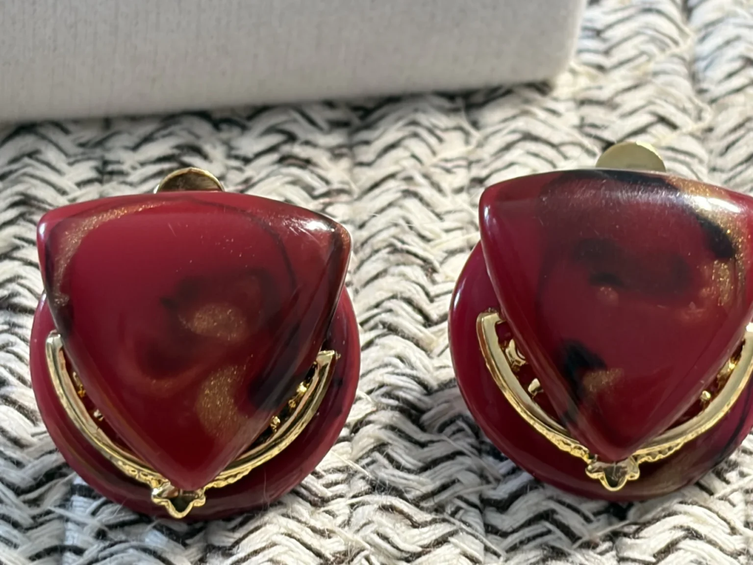 Image for Ensemble Parure Vintage Collier Double Rangée Pendentif Rouge Bordeaux et Boucles d'Oreilles Clips Doré